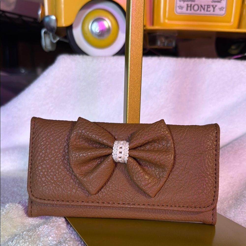 Brown Bow Accent Women's Clutch
